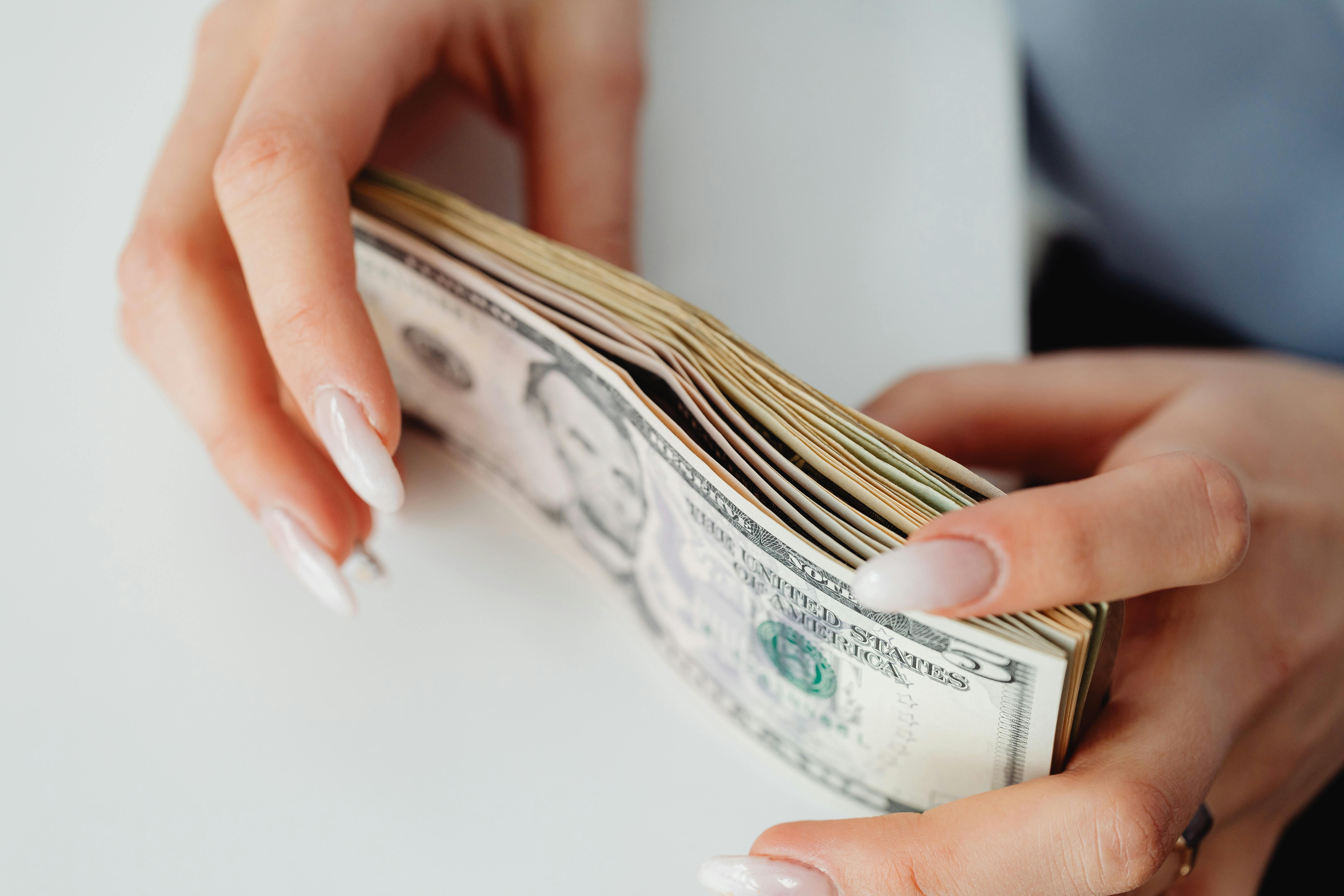How Do Landlords Calculate Rental Property Cash Flow?